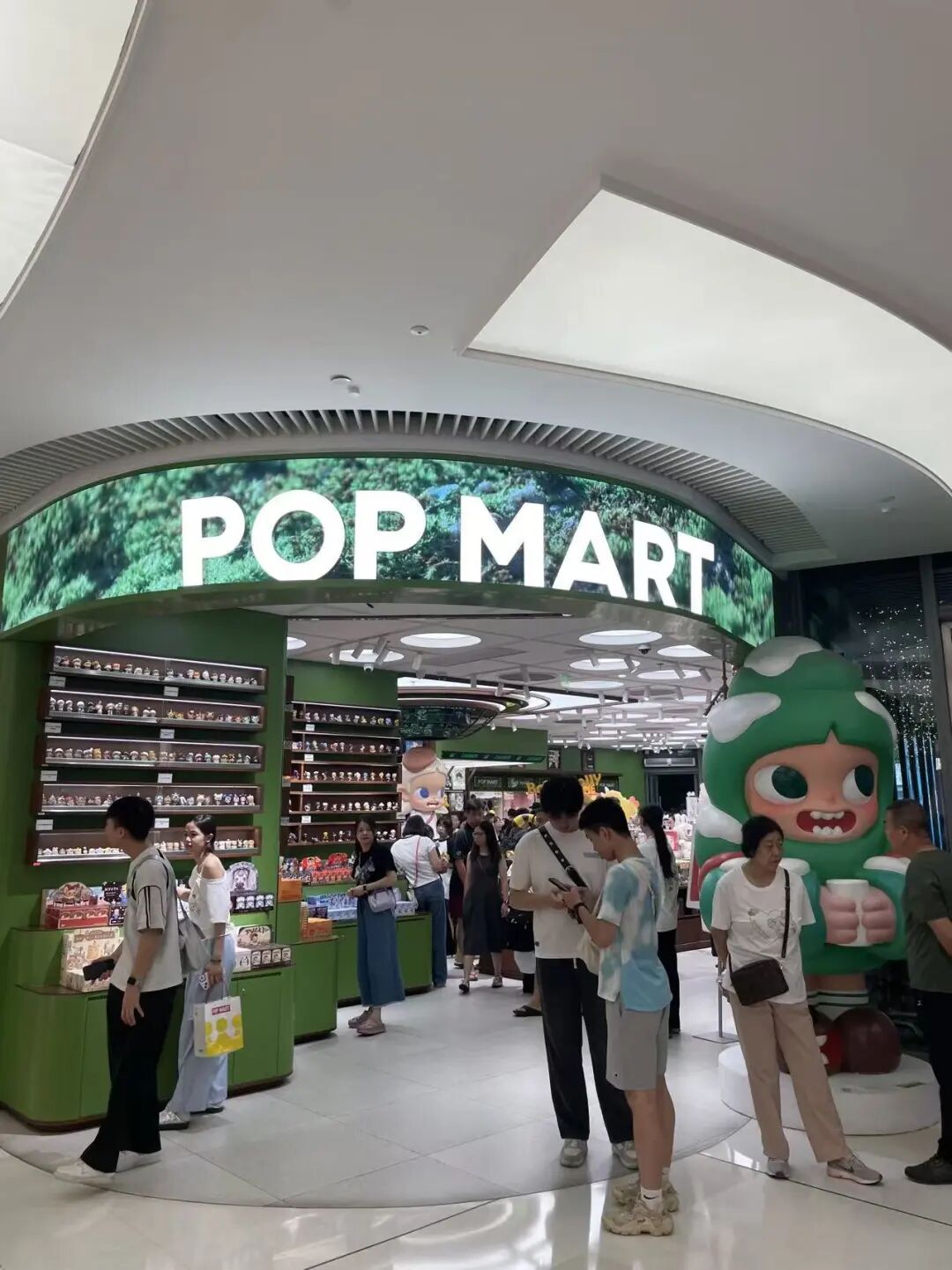 宝”盲盒秒罄二手溢价超2倍澳门新葡京迪士尼达菲“七(图2)